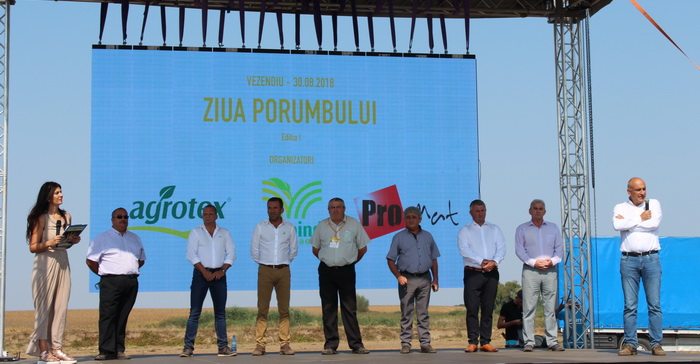 Participare masivă a fermierilor din nord-vestul României la Ziua Poumbului de la Vezendiu